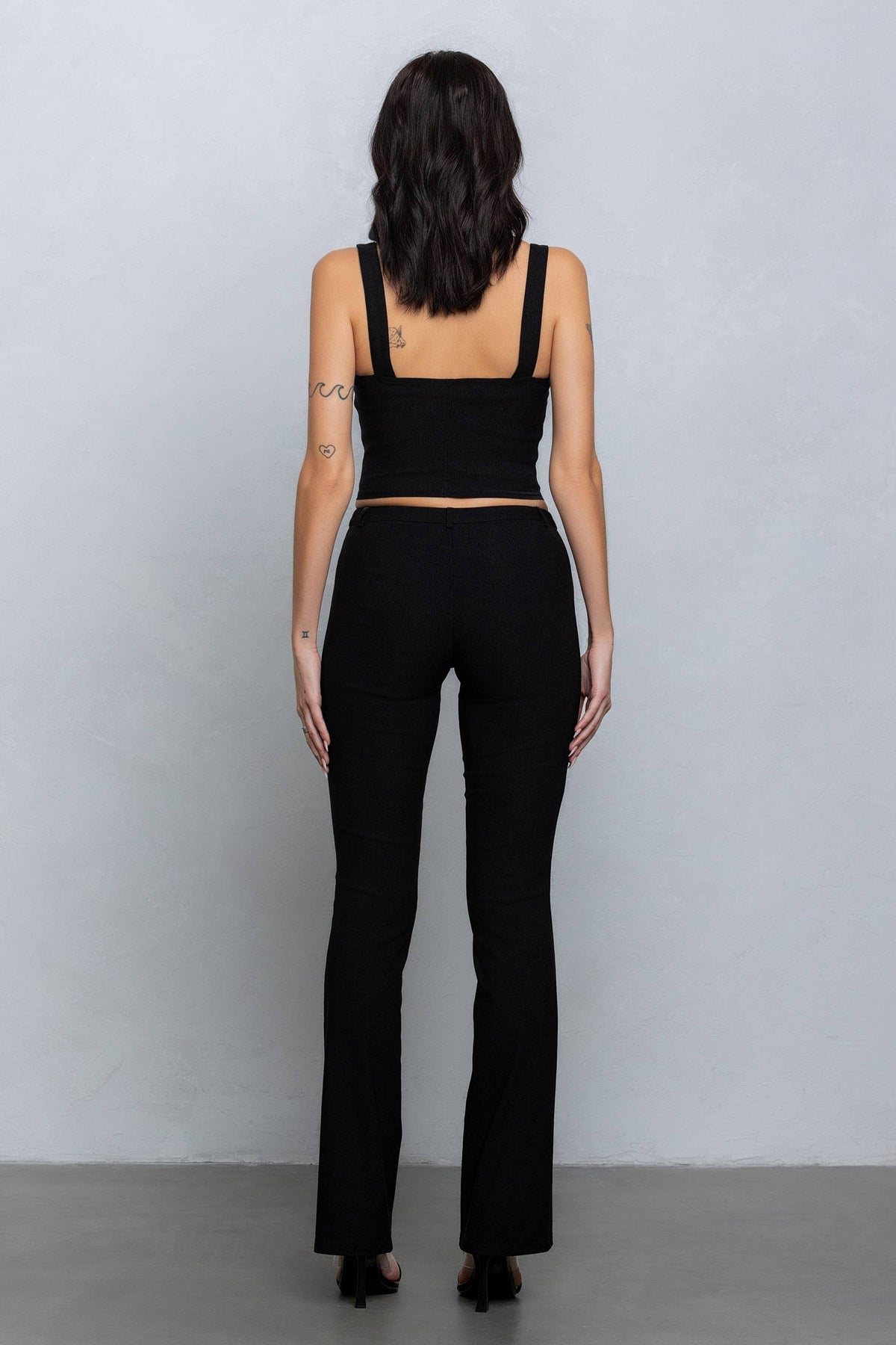 Buckle strap detail stretchy woven pants